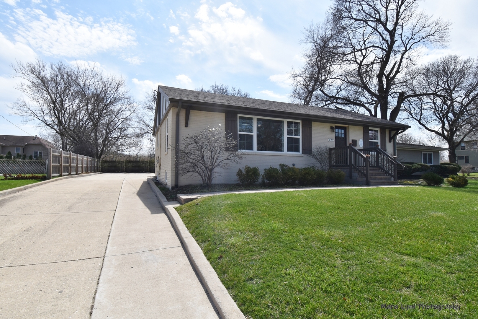 222 W Roosevelt Road