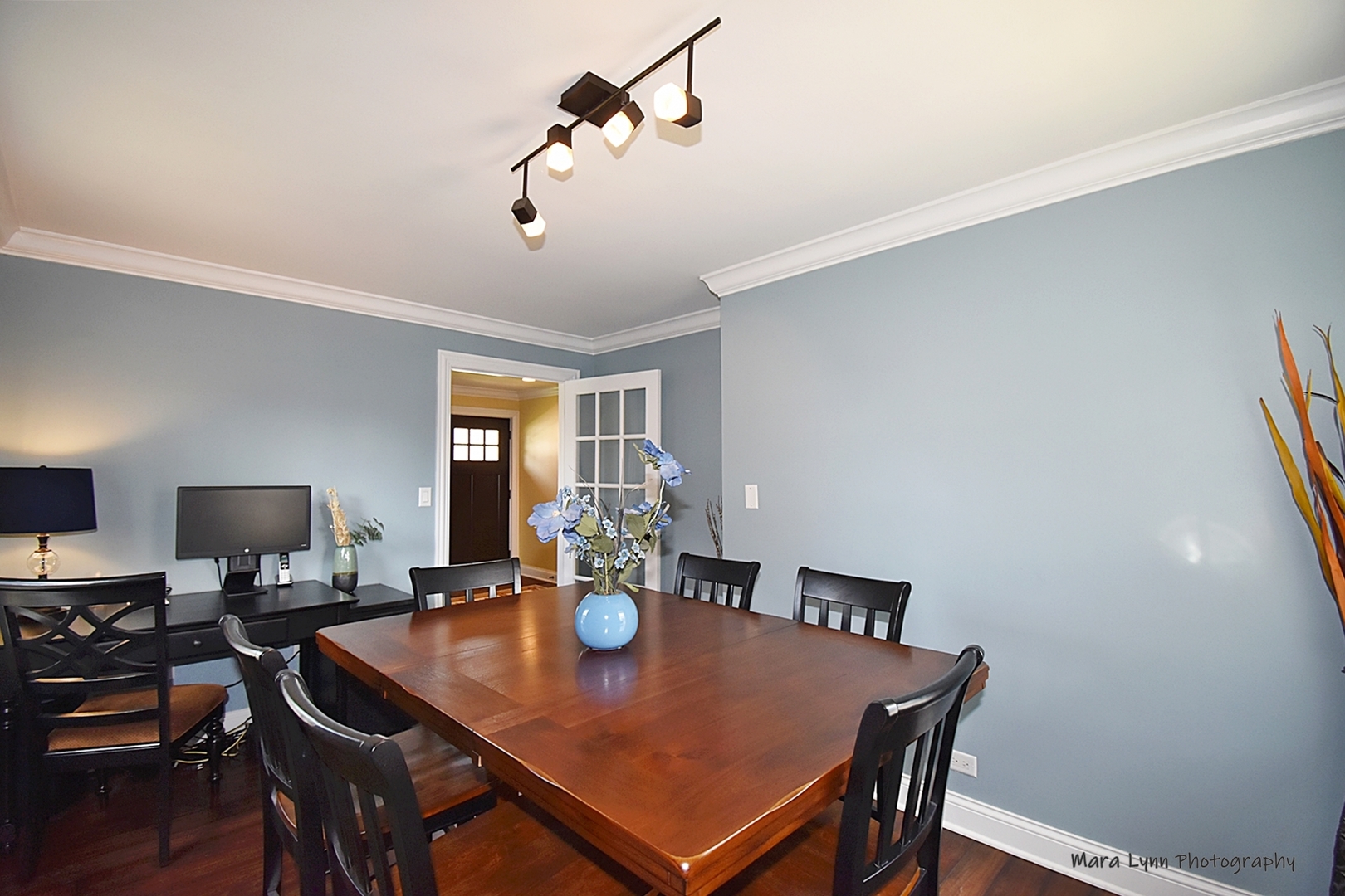 222 W Roosevelt Road