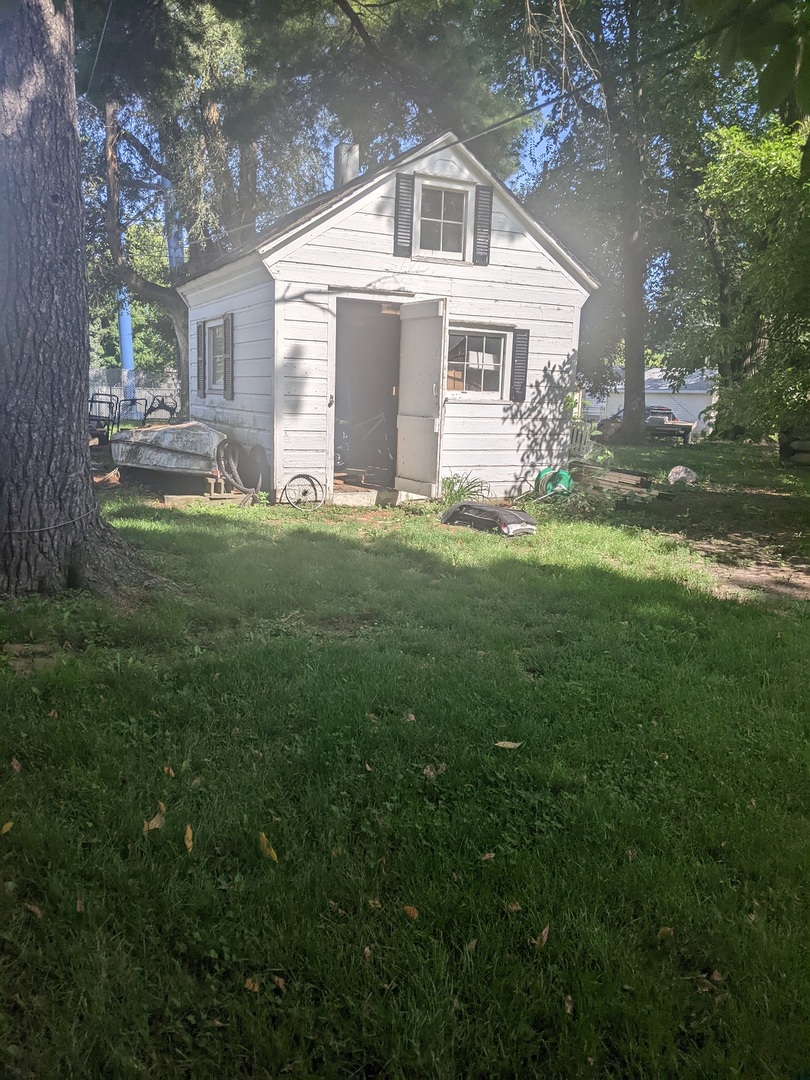 144 Robinson Street