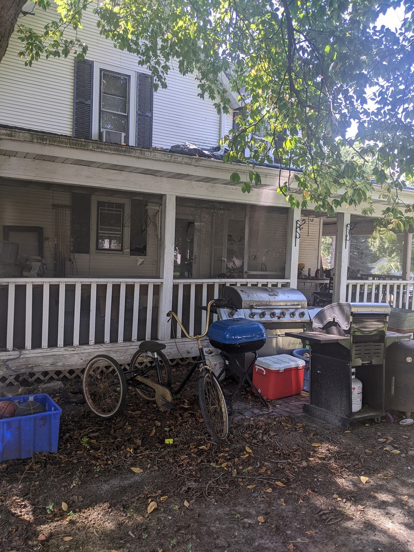 144 Robinson Street