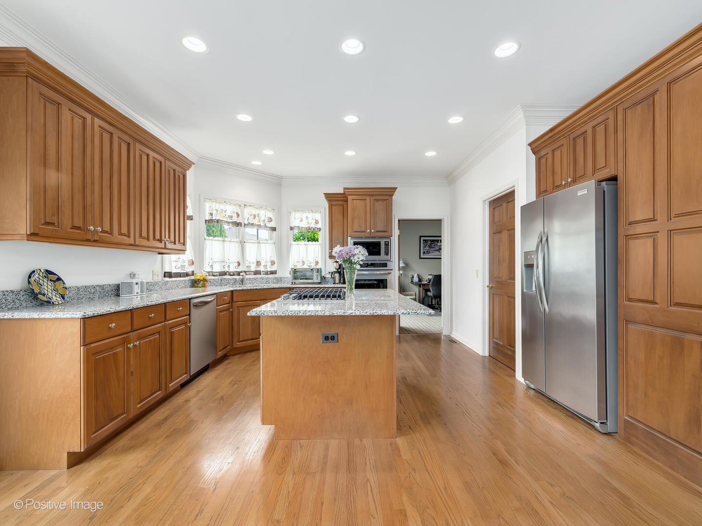 26W008 Marion Avenue