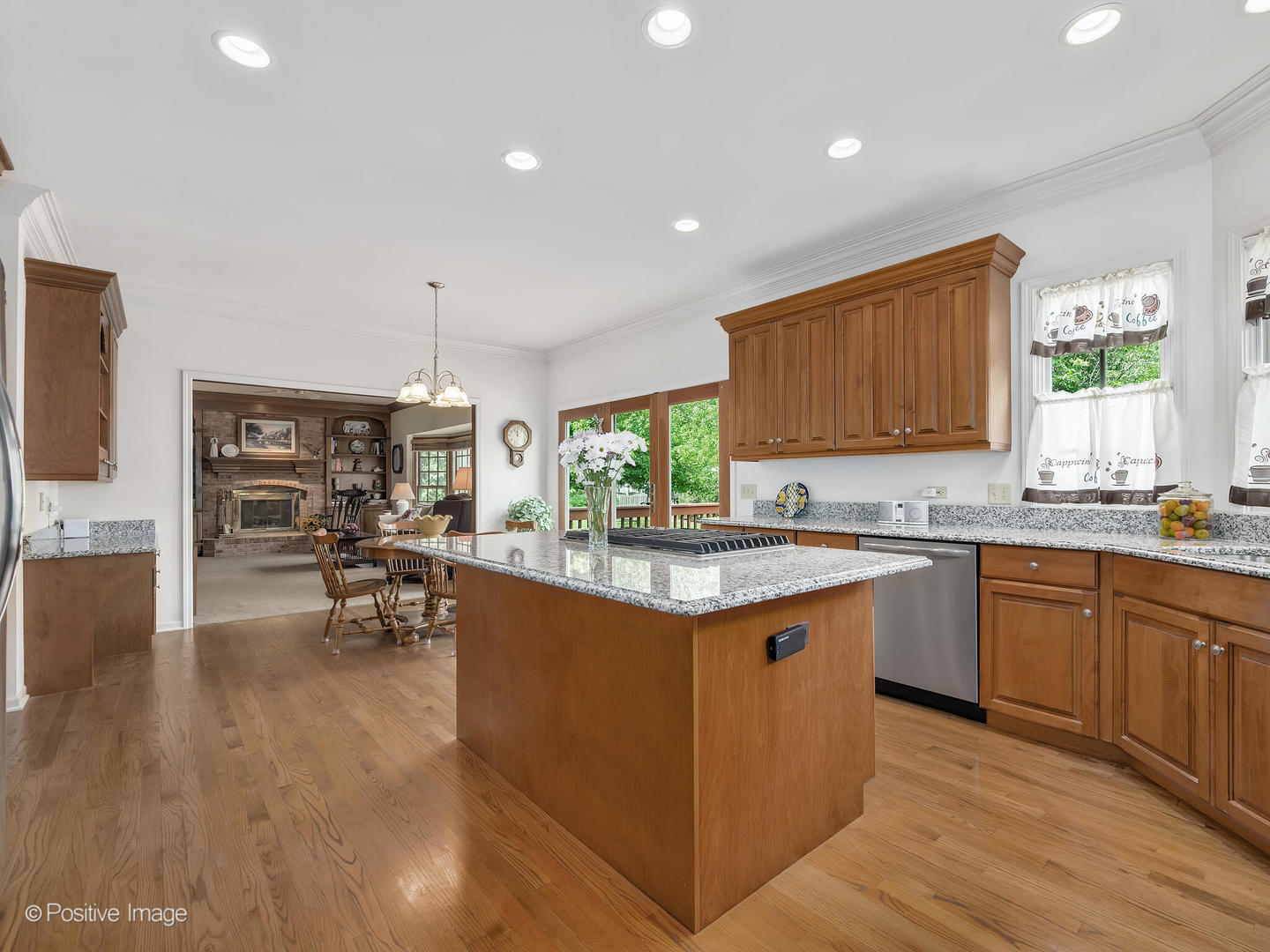 26W008 Marion Avenue