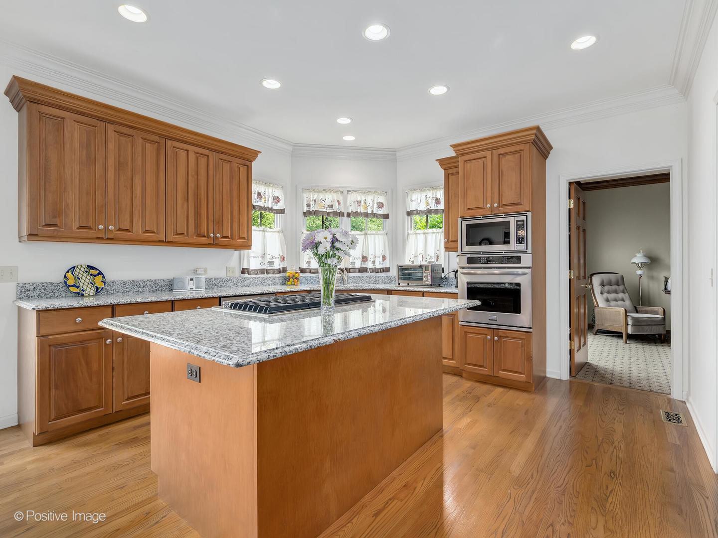 26W008 Marion Avenue