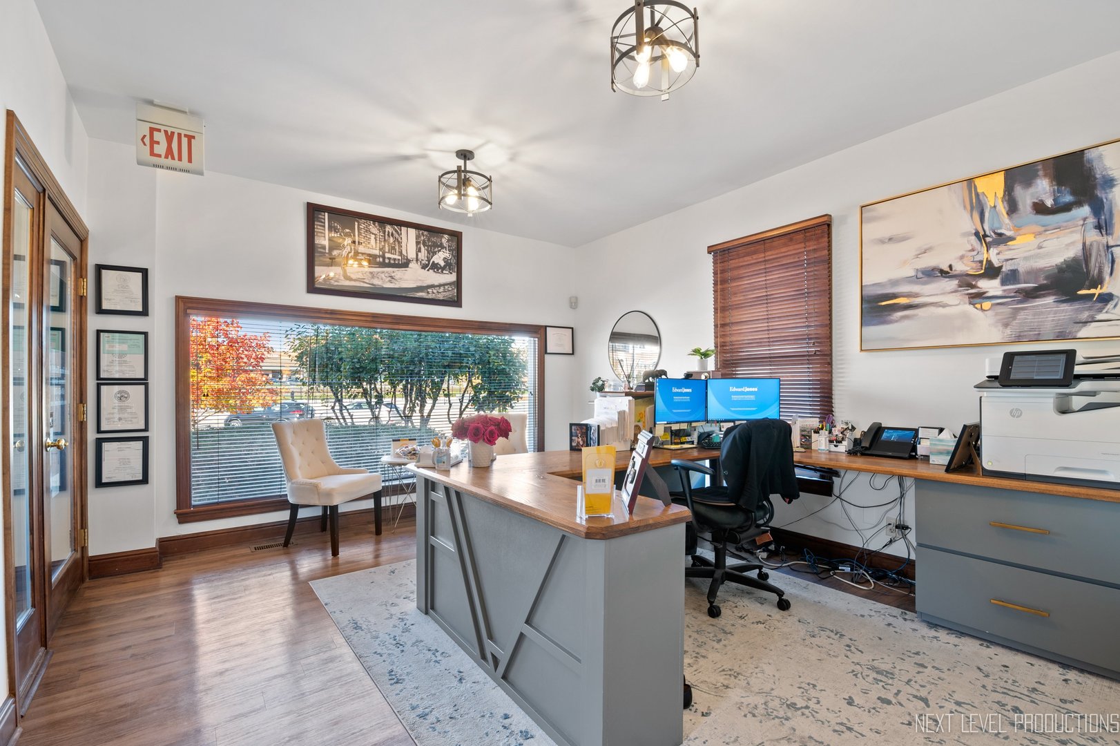 112 W Liberty Drive