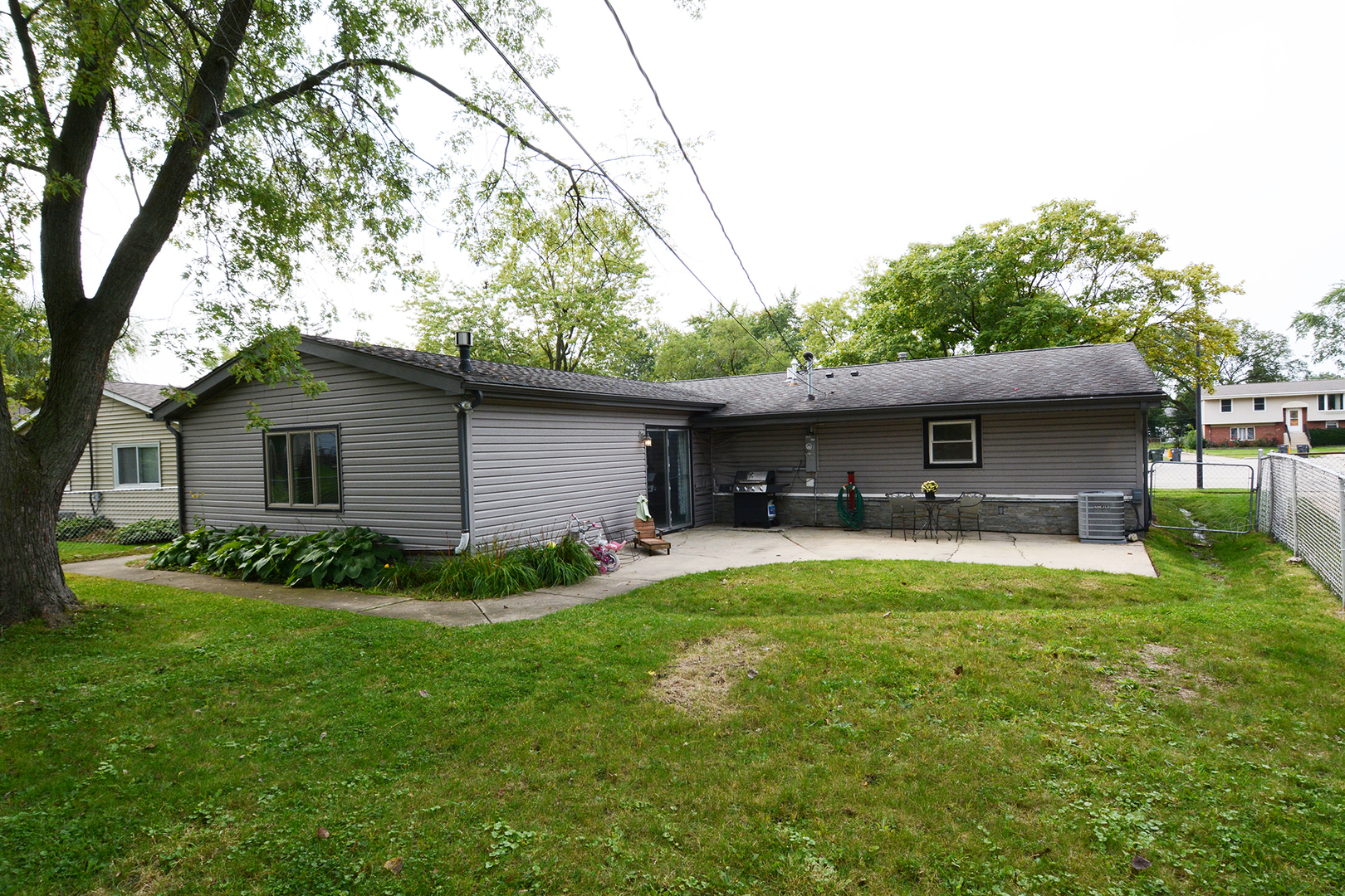 27 Hawthorne Lane