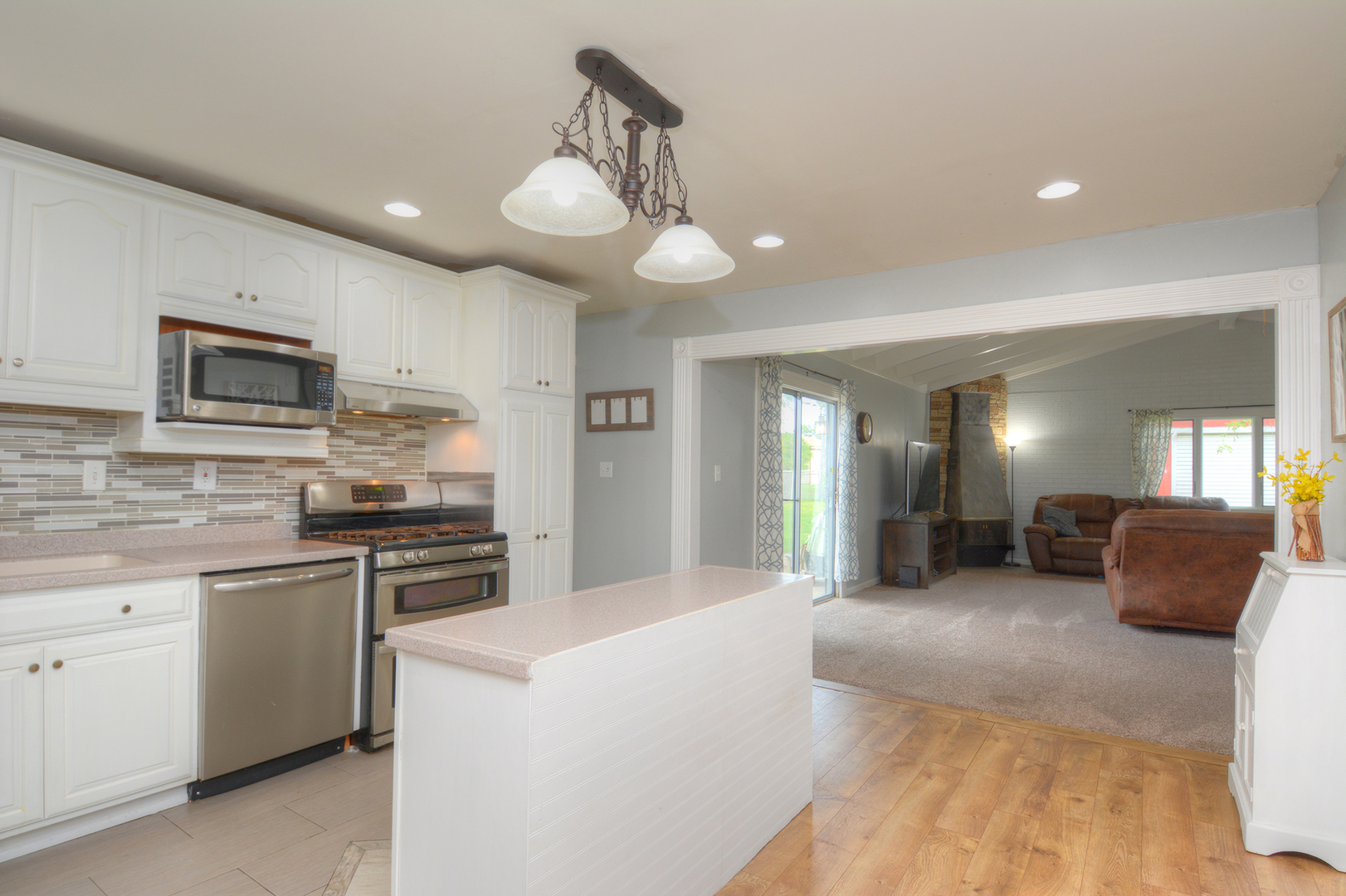 27 Hawthorne Lane