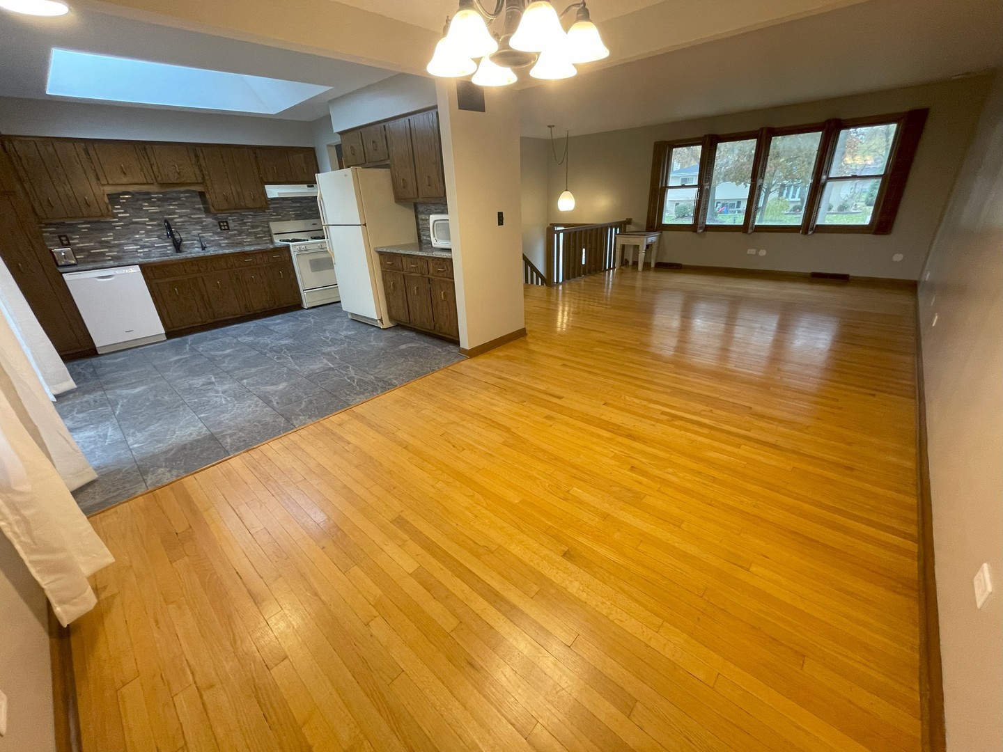 29W342 Lee Road