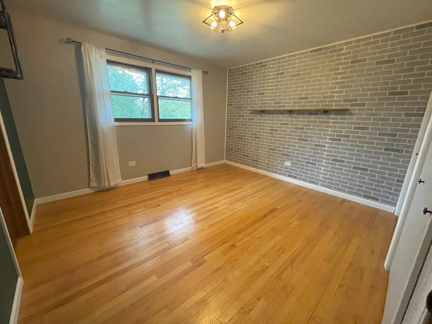 29W342 Lee Road