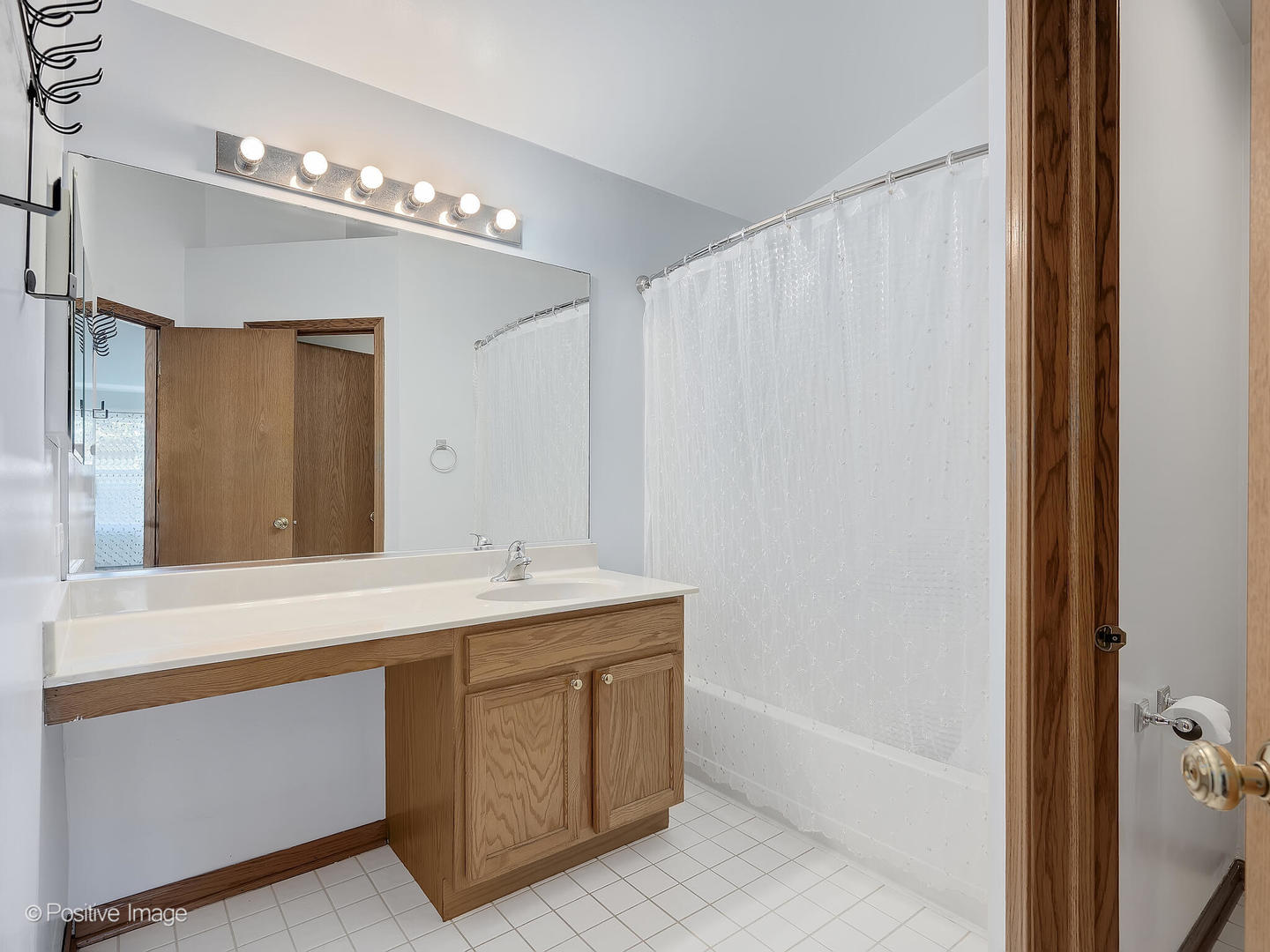 1140 Lillian Lane
