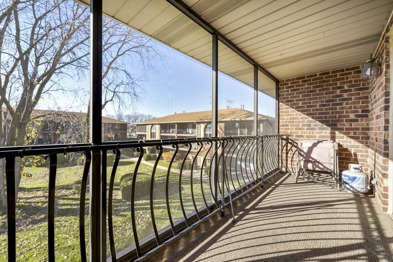 8842 W 140th Street Unit: 3B