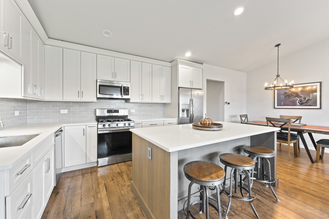 8842 W 140th Street Unit: 3B