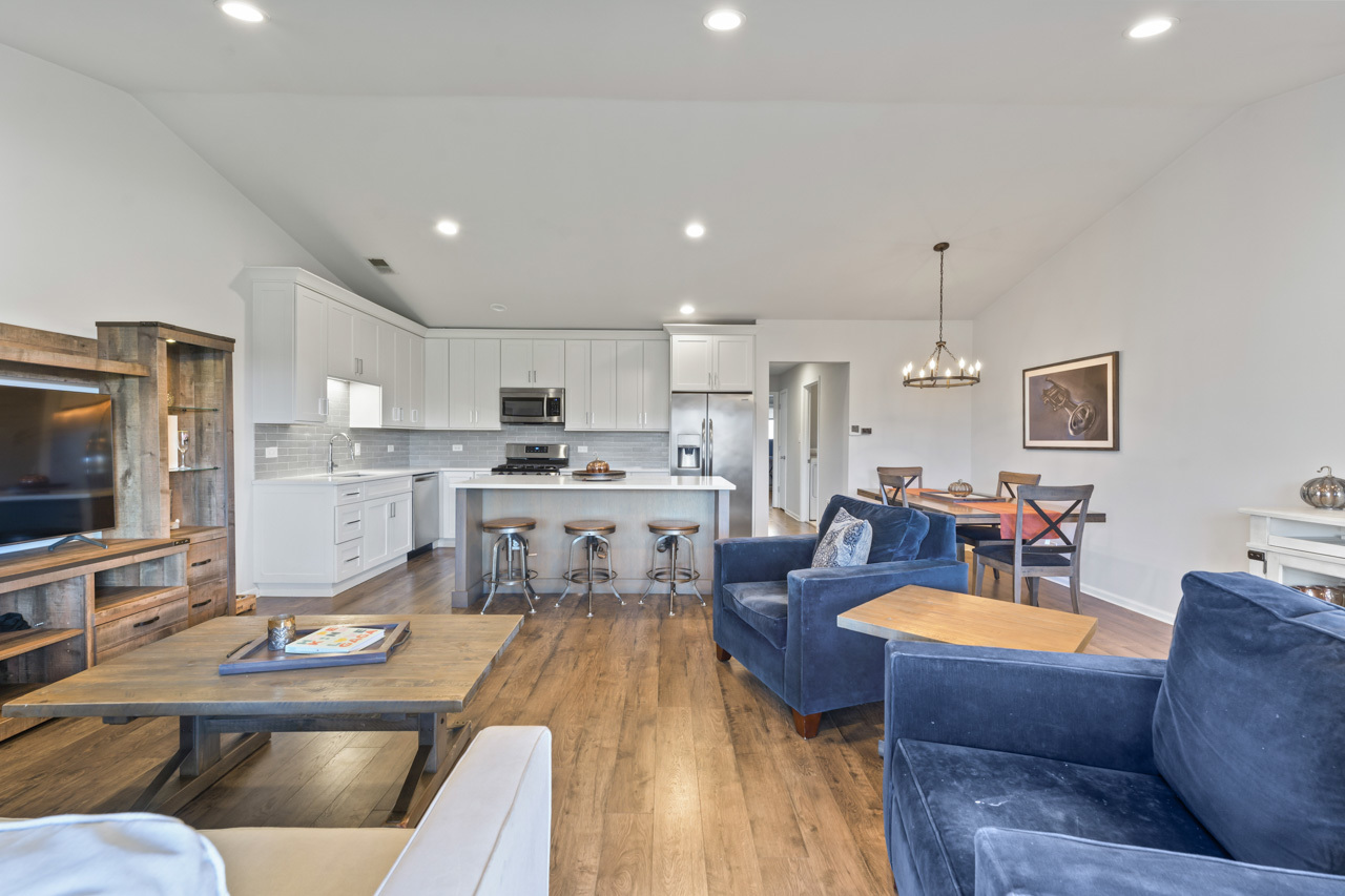 8842 W 140th Street Unit: 3B