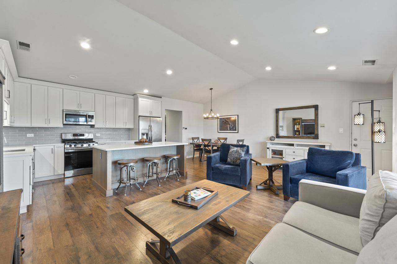 8842 W 140th Street Unit: 3B