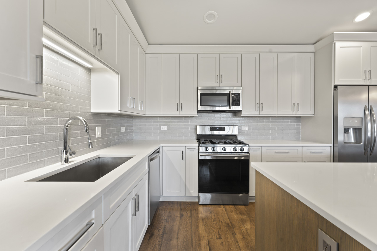 8842 W 140th Street Unit: 3B
