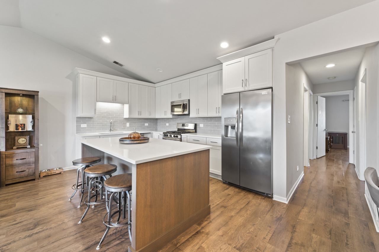 8842 W 140th Street Unit: 3B