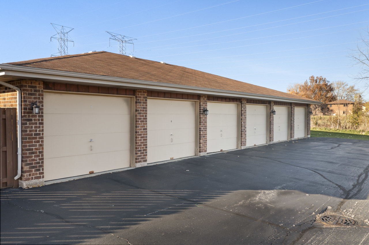 8842 W 140th Street Unit: 3B