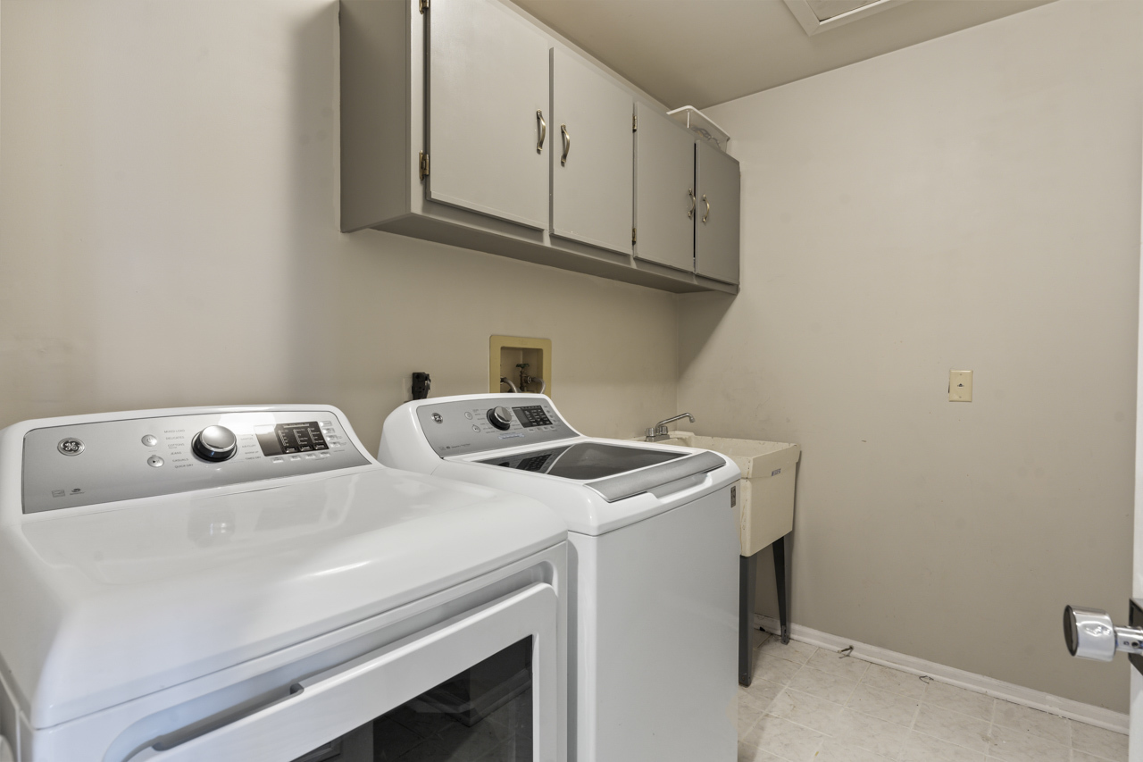 8842 W 140th Street Unit: 3B