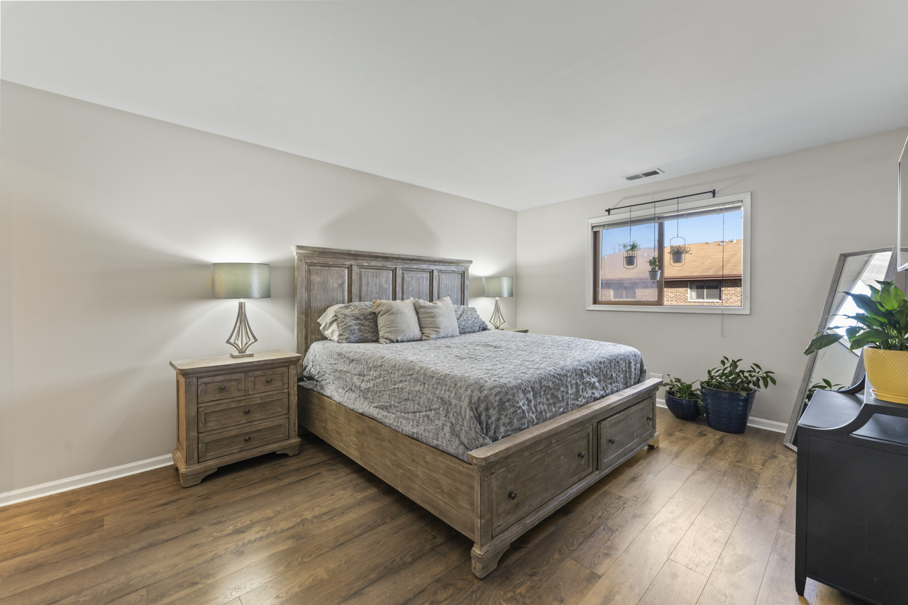 8842 W 140th Street Unit: 3B