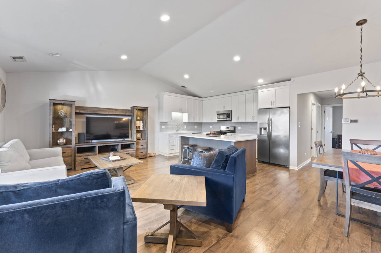 8842 W 140th Street Unit: 3B