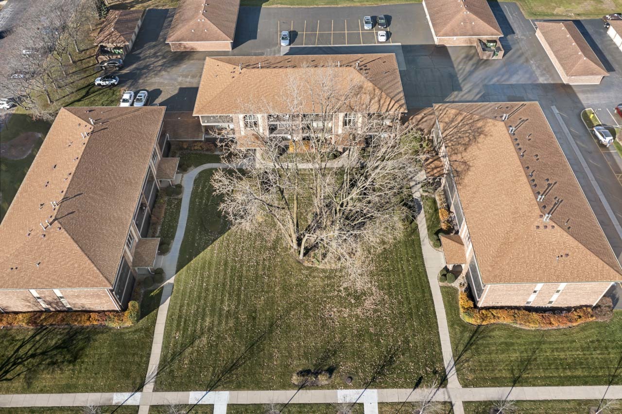8842 W 140th Street Unit: 3B