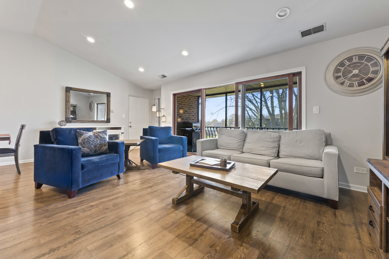 8842 W 140th Street Unit: 3B