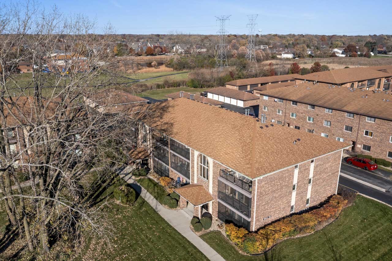 8842 W 140th Street Unit: 3B