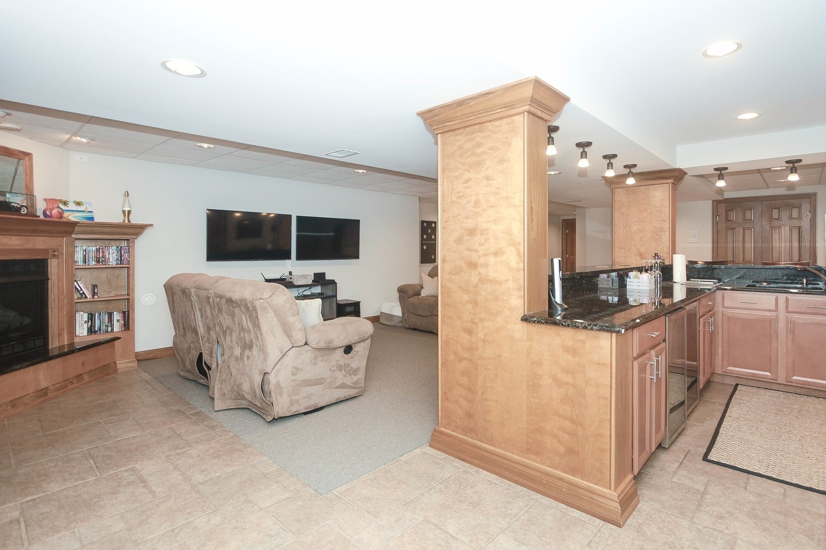 916 Naples Lane