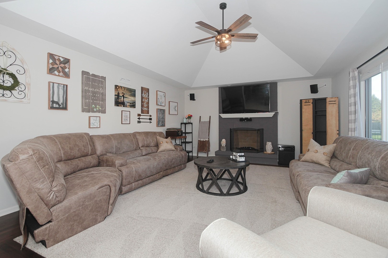 916 Naples Lane