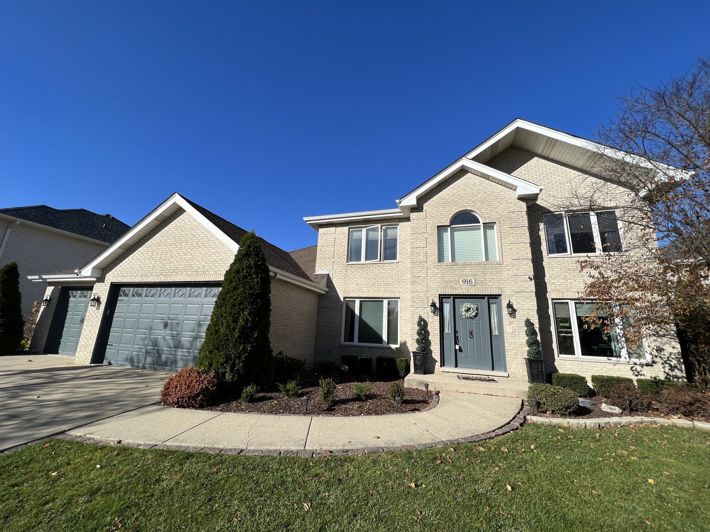 916 Naples Lane