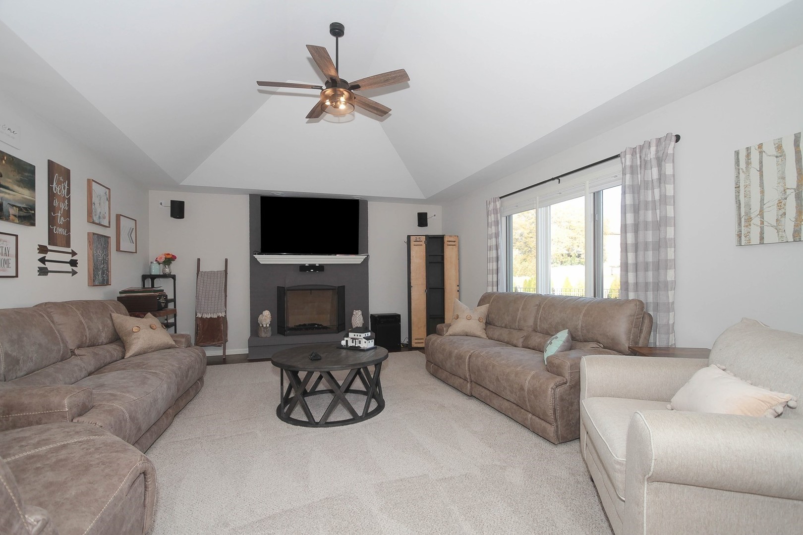 916 Naples Lane