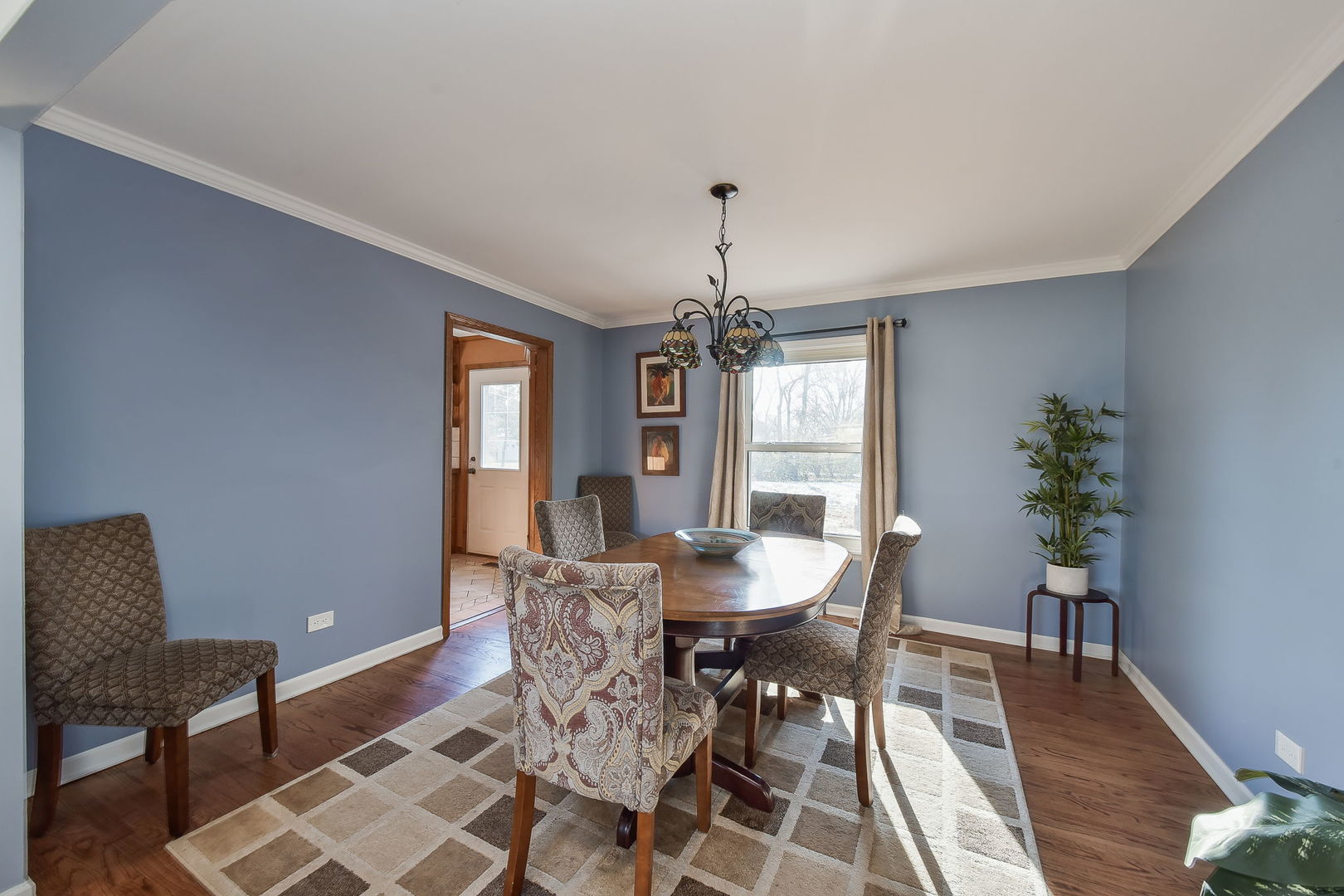 25W075 Lacey Avenue