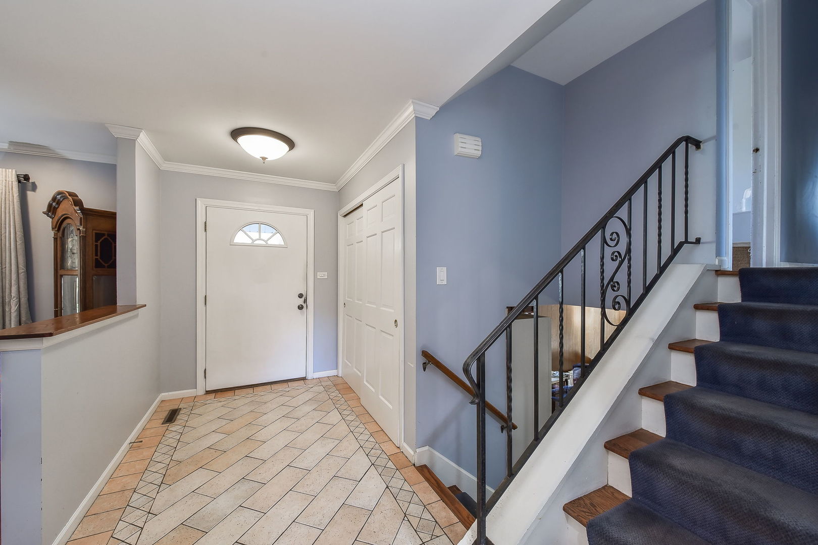 25W075 Lacey Avenue