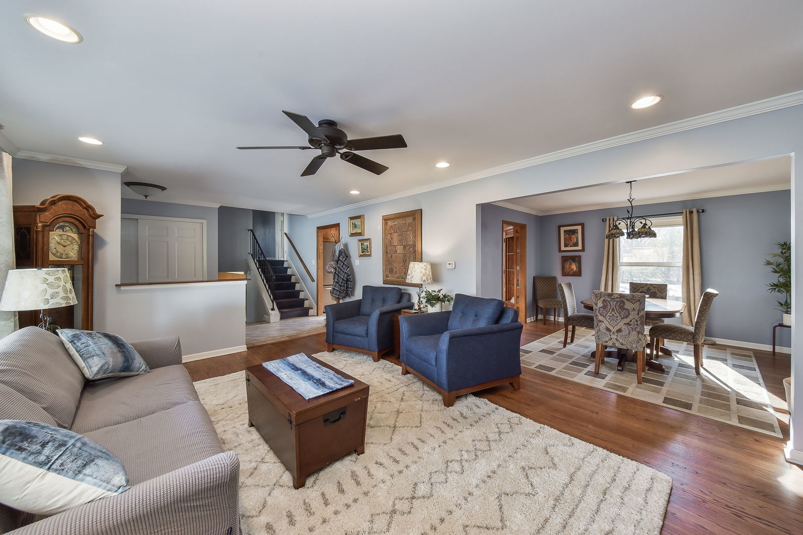 25W075 Lacey Avenue