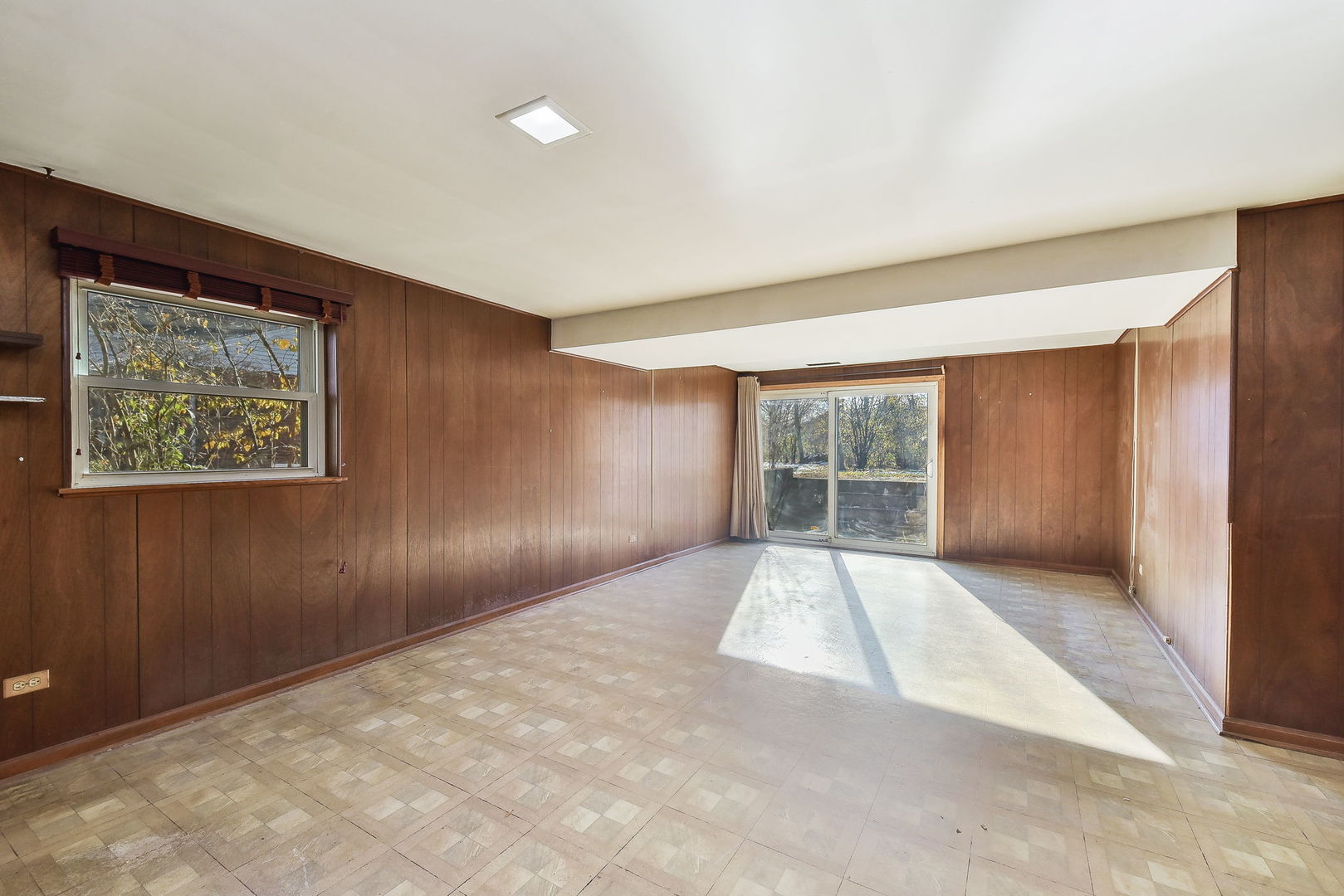 25W075 Lacey Avenue