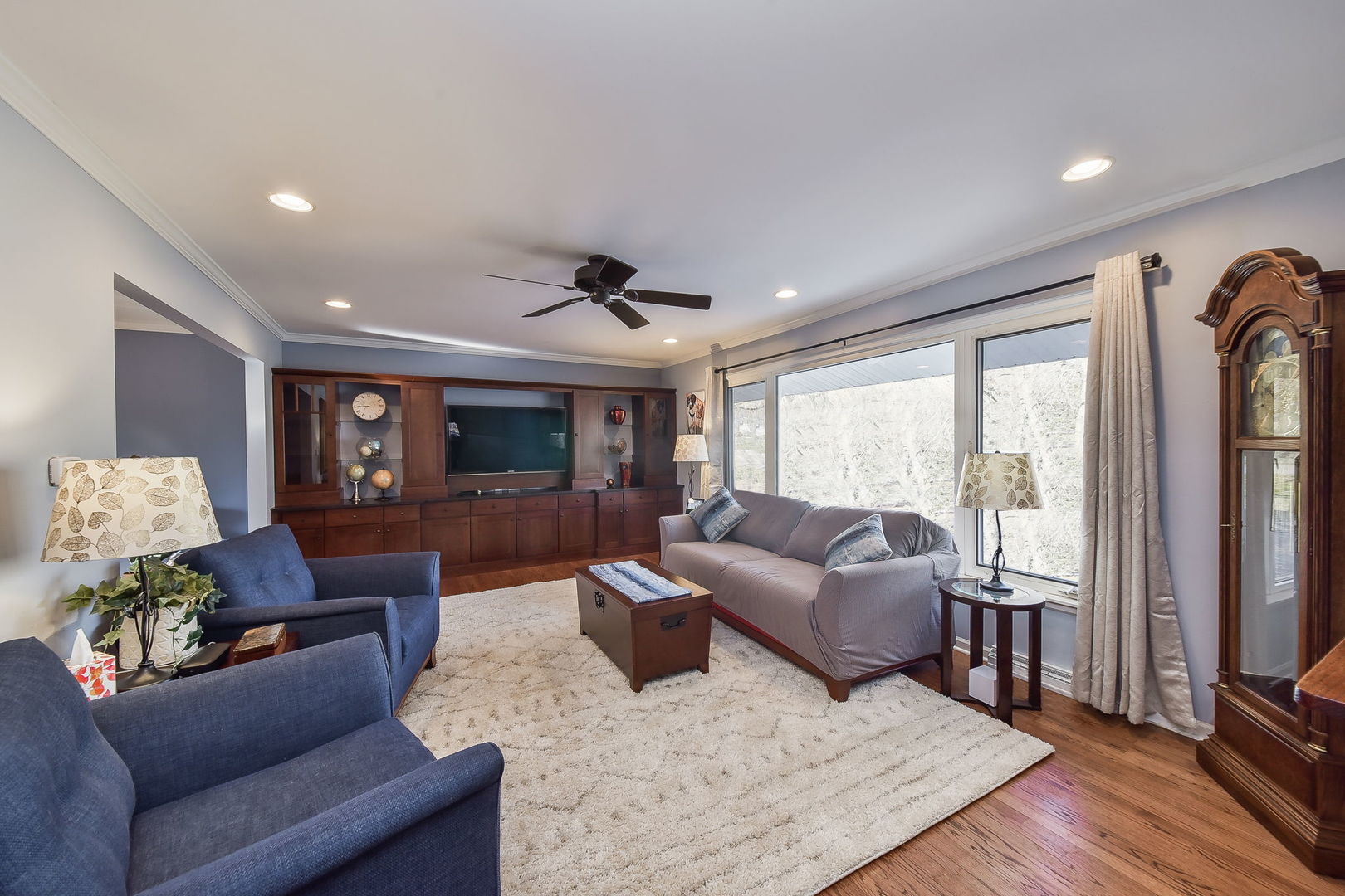 25W075 Lacey Avenue