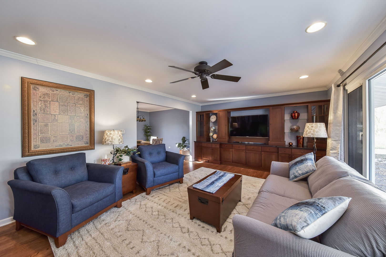 25W075 Lacey Avenue