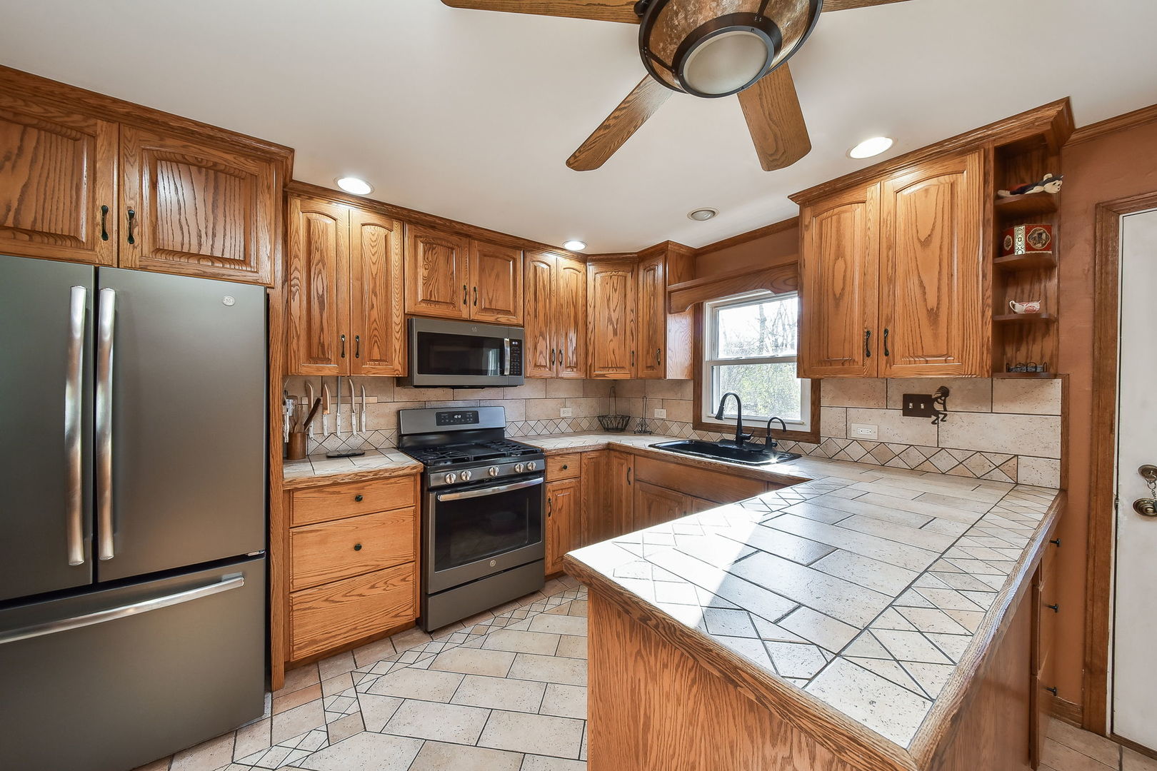 25W075 Lacey Avenue