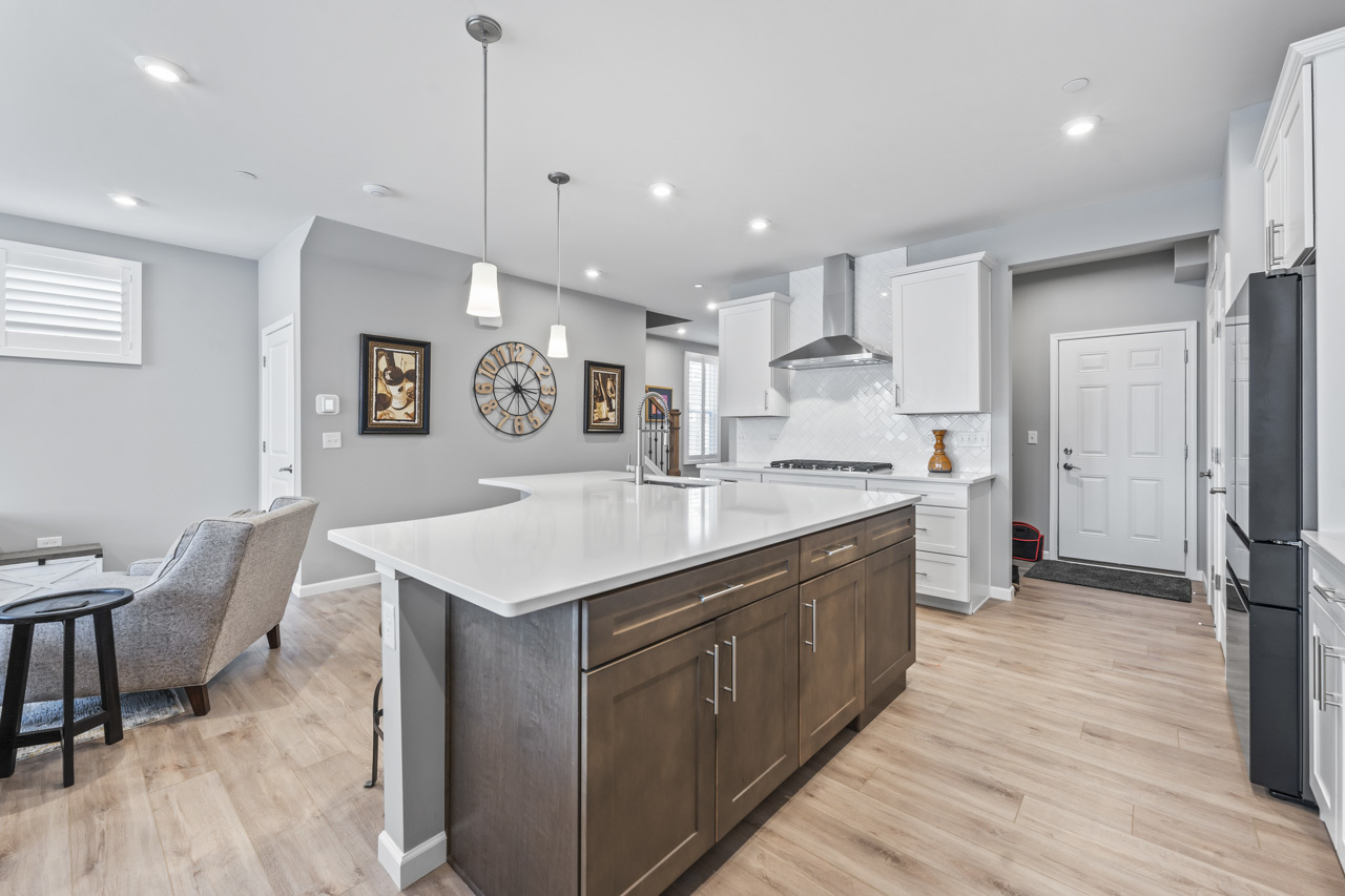 2136 Weatherbee Lane