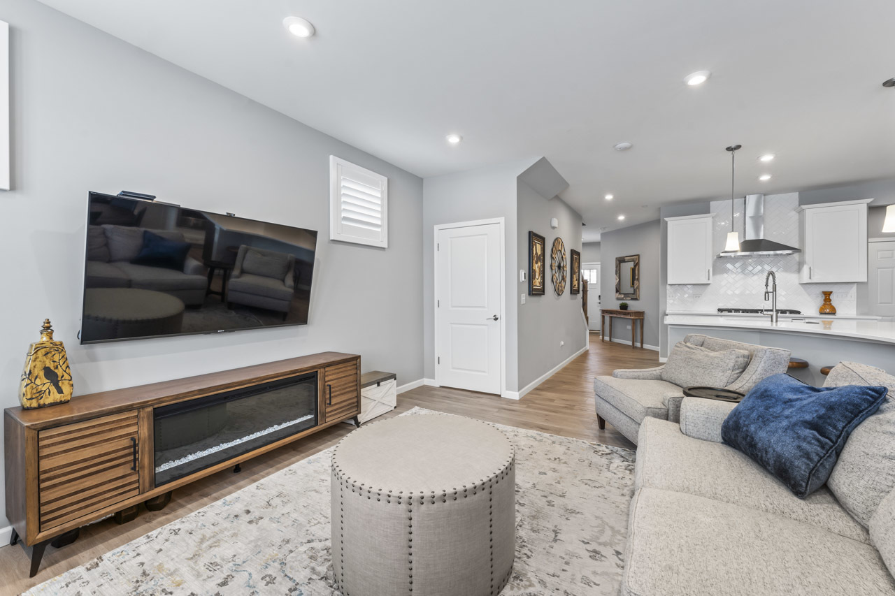 2136 Weatherbee Lane