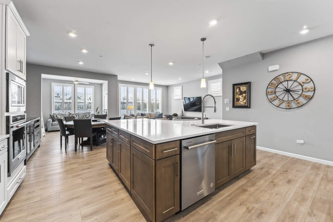 2136 Weatherbee Lane
