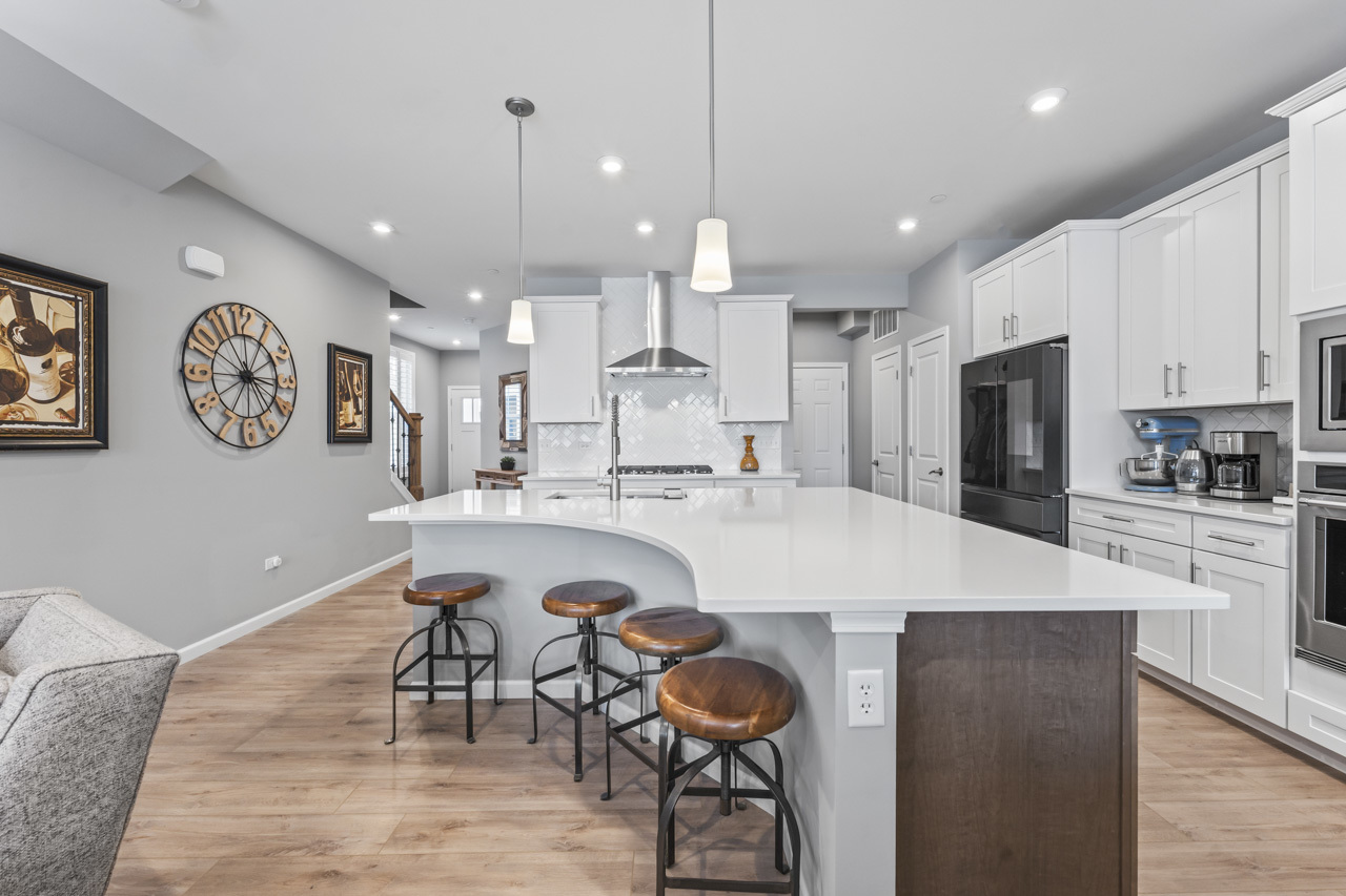 2136 Weatherbee Lane