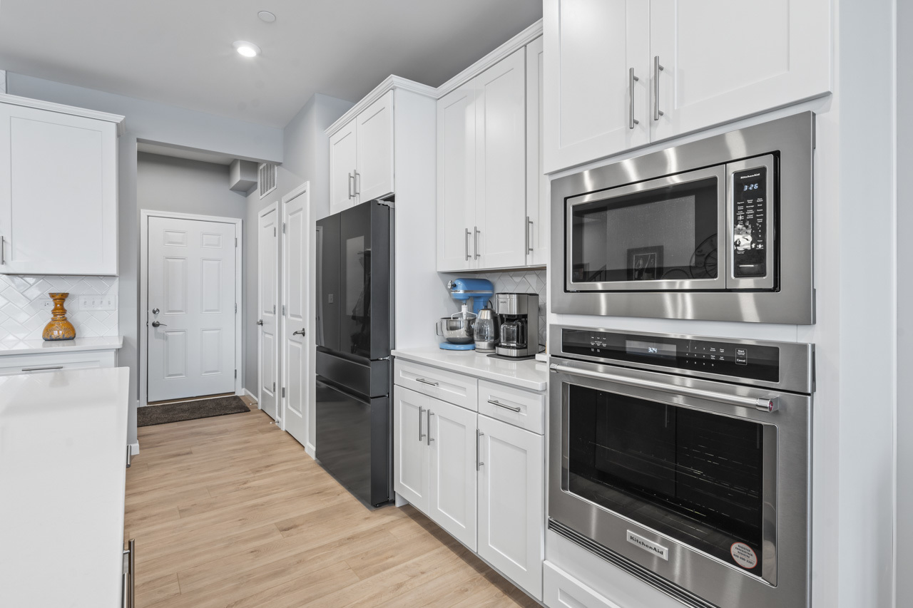 2136 Weatherbee Lane