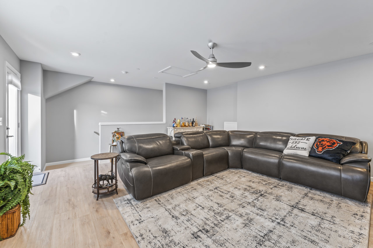 2136 Weatherbee Lane
