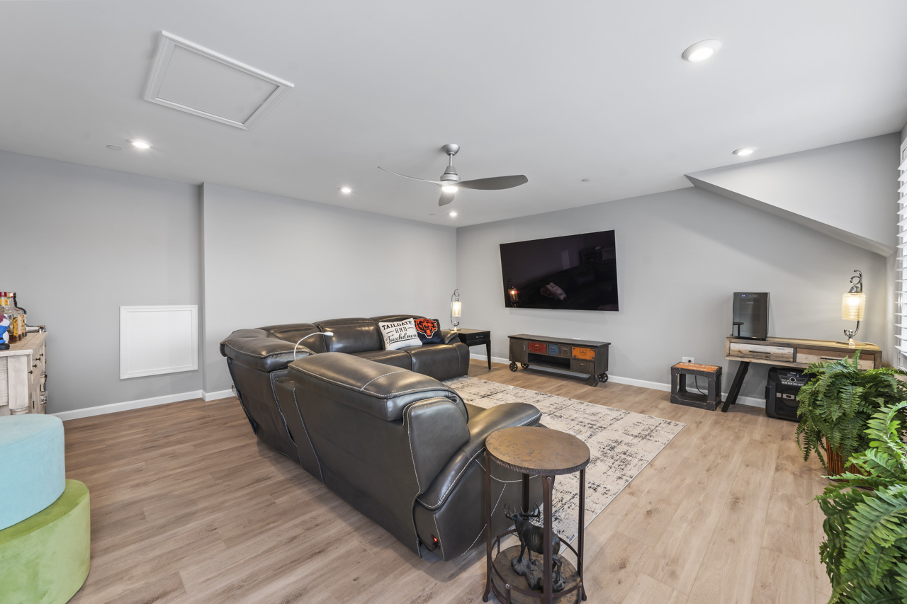 2136 Weatherbee Lane