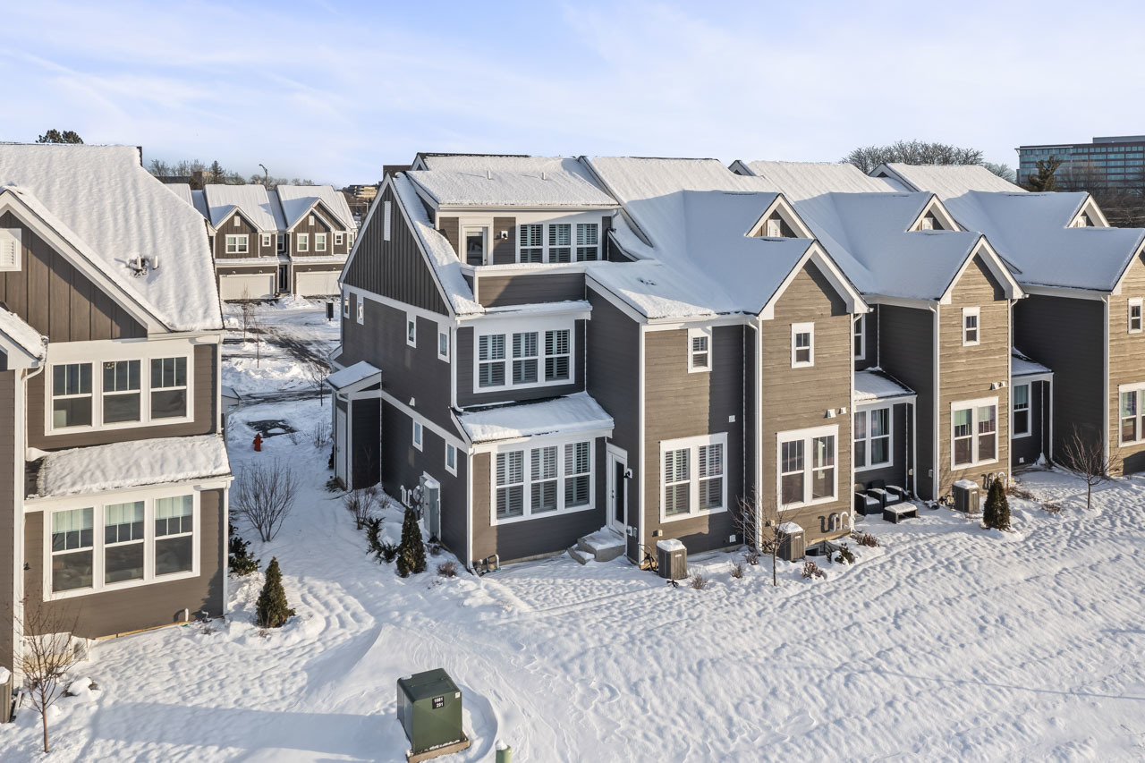2136 Weatherbee Lane