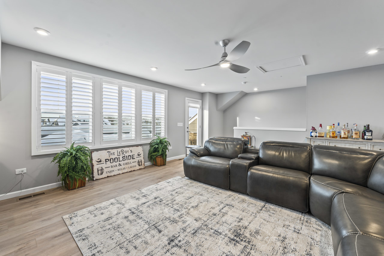 2136 Weatherbee Lane