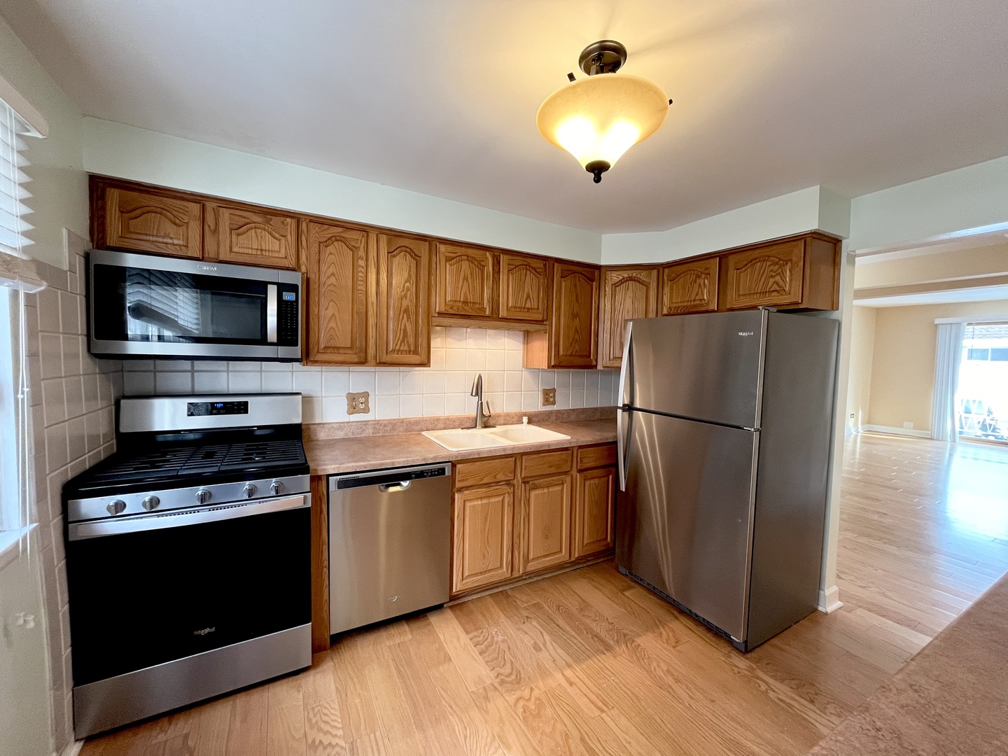 8521 W Rascher Avenue Unit: 2N