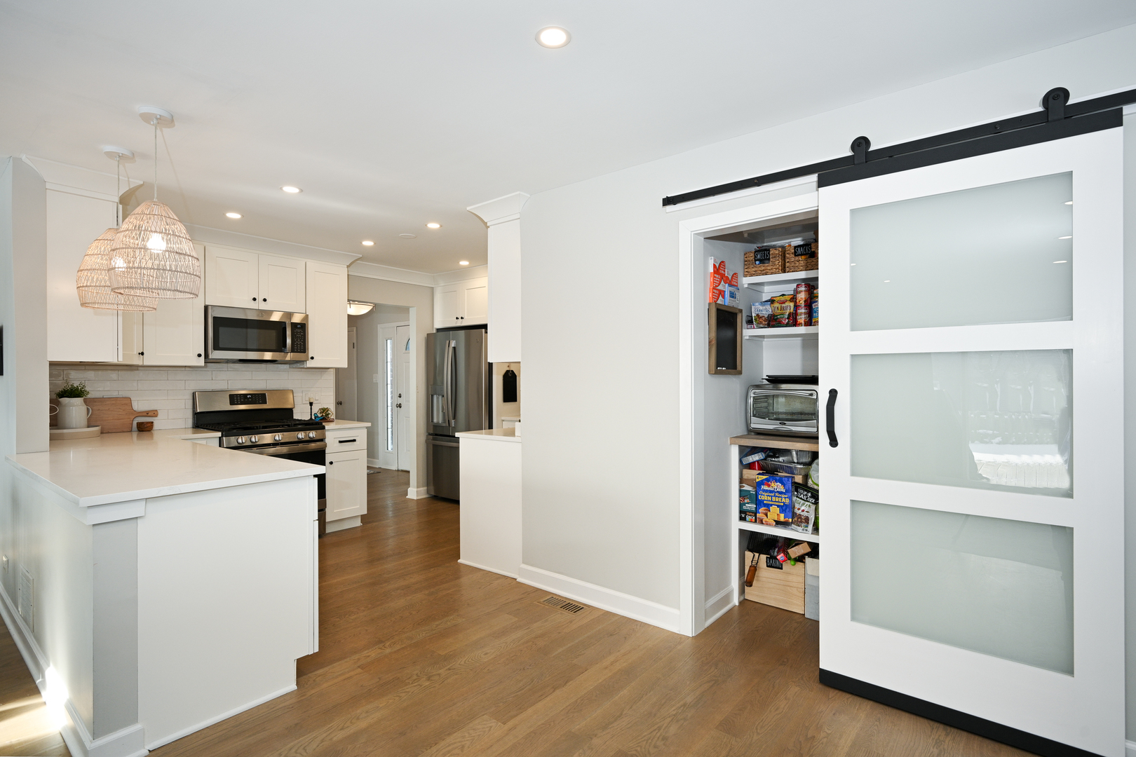 648 Farnham Lane