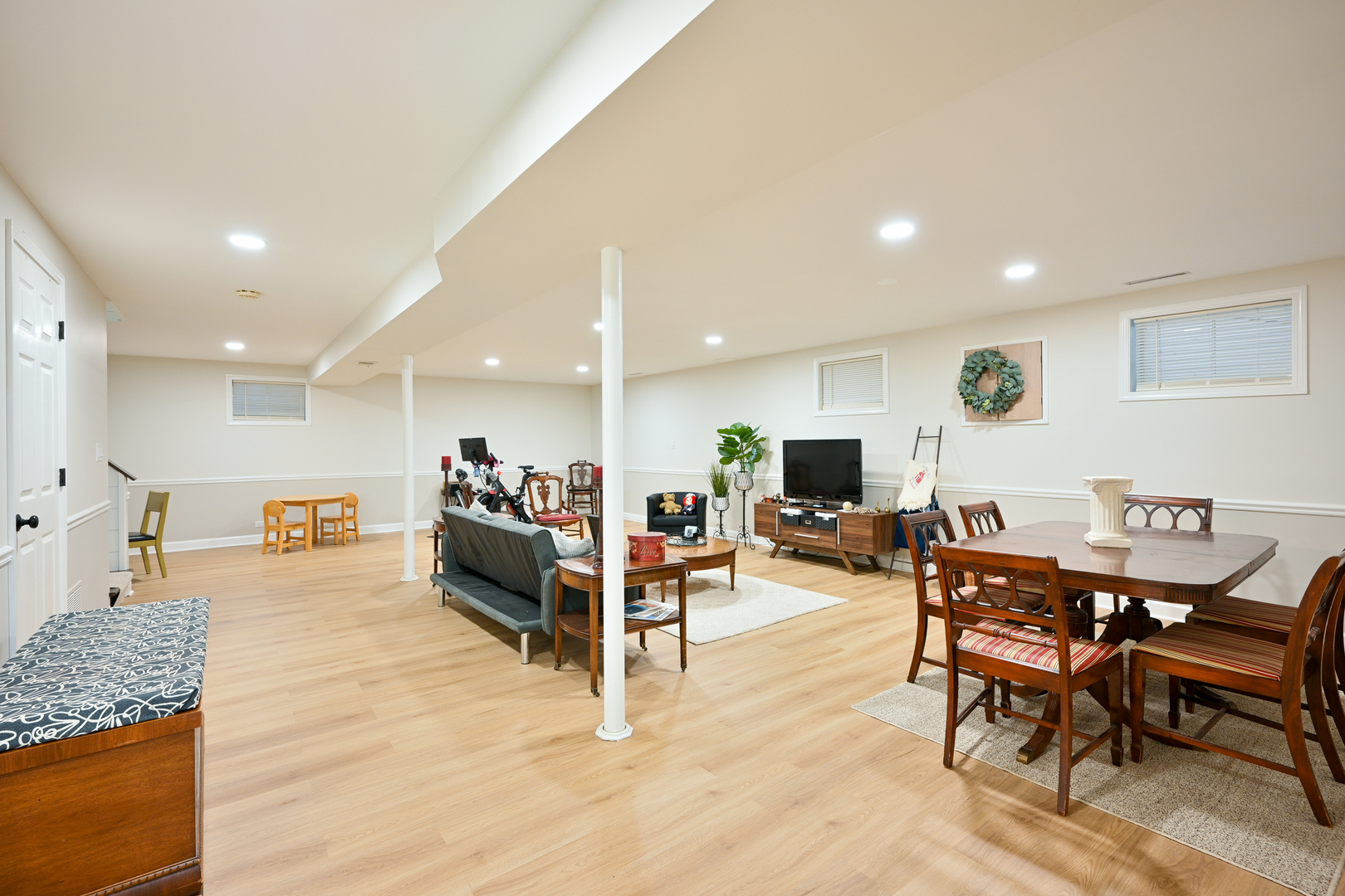 648 Farnham Lane