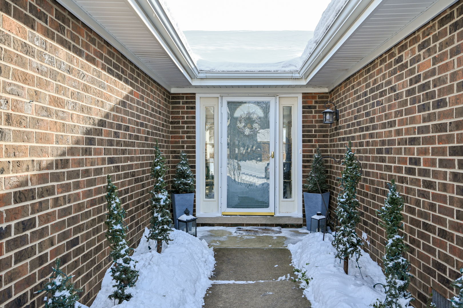 648 Farnham Lane